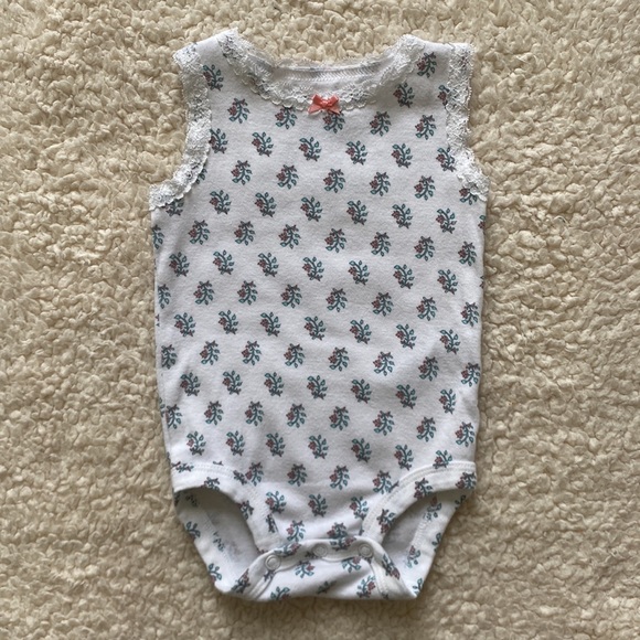 *EUC* Carter’s Baby Girl Sleeveless Floral Print Lace Trimmed Onesies (5-Pack) - Picture 6 of 16